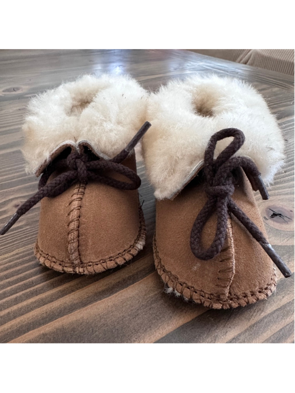 Baby Minnetonka Sheepskin Slippers Size 1 Brown Leather Soft Sole